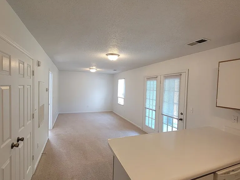 Arlington Apartments — Photo 147