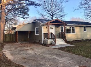 911 S Maxwell St, Siloam Springs, AR 72761