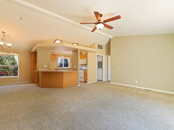 4th image of 11 Trout Dr