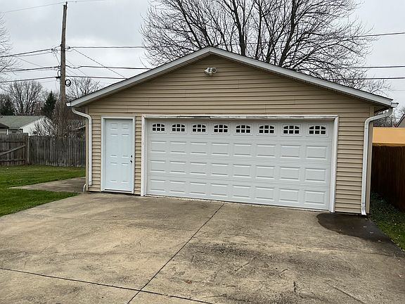 3rd image of 738 Baldwin Ave