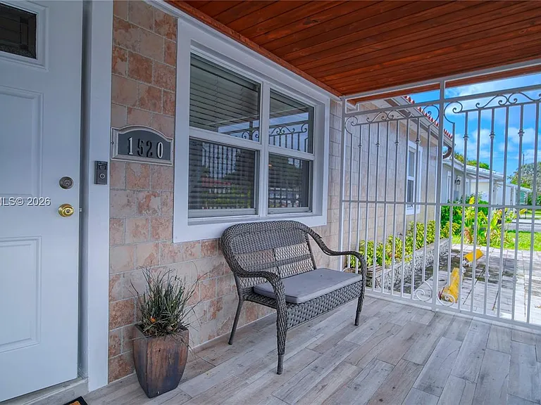 1520 N Andrews Ave — Photo 6