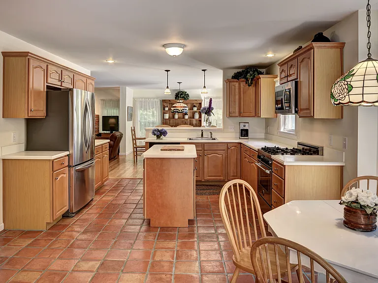 21 Kingstown Ave — Photo 10