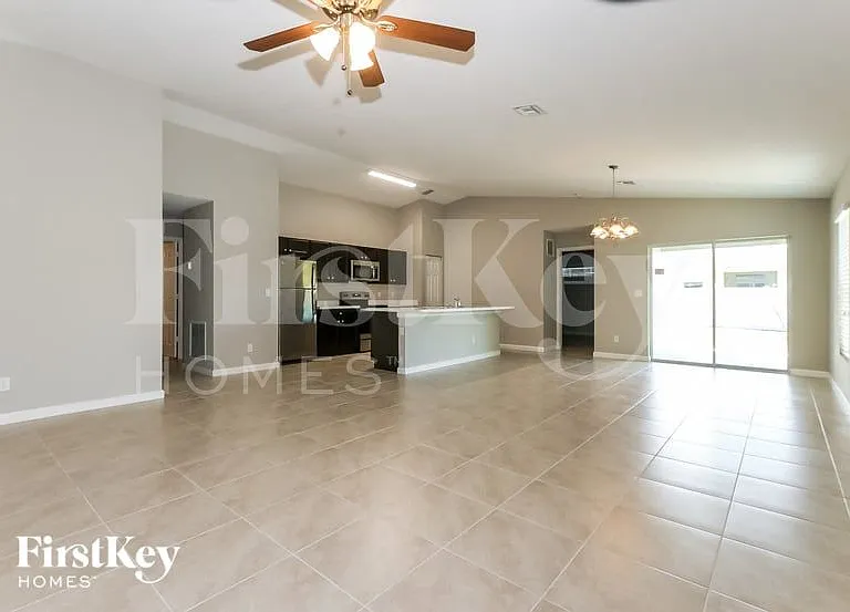 1426 SW Oriole Ln — Photo 4