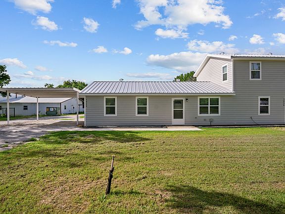 Nice level yard for the kids to play in!