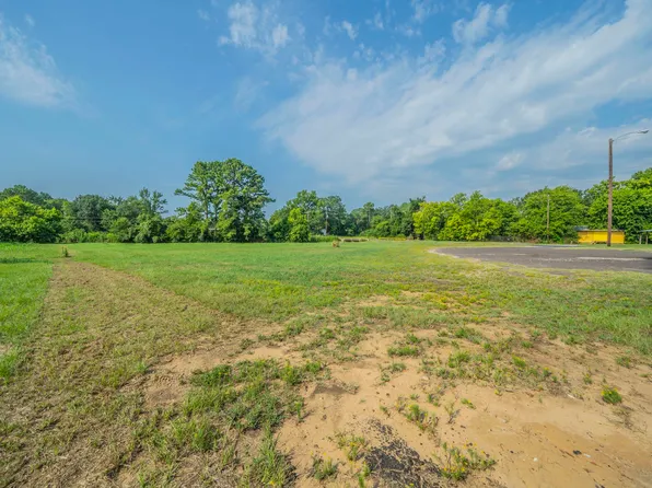 350 Quail St, Van, TX 75790