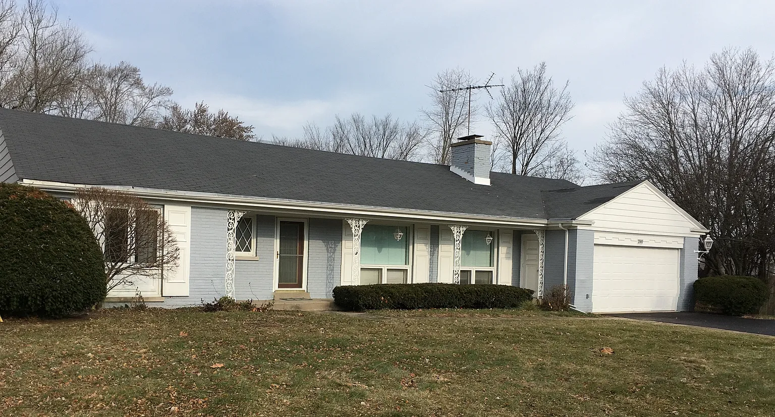 700 W Deerpath Rd photo 1
