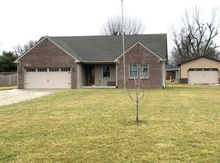 2020 Traction Rd, Crawfordsville, IN 47933