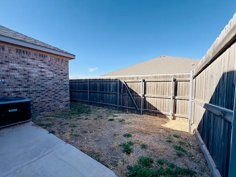 5726 Lehigh St — Photo 23