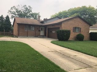 5869 Scarlet Oak Dr, Bedford Heights, OH