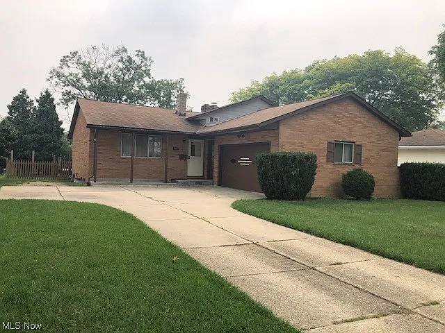 5869 Scarlet Oak Dr photo 1