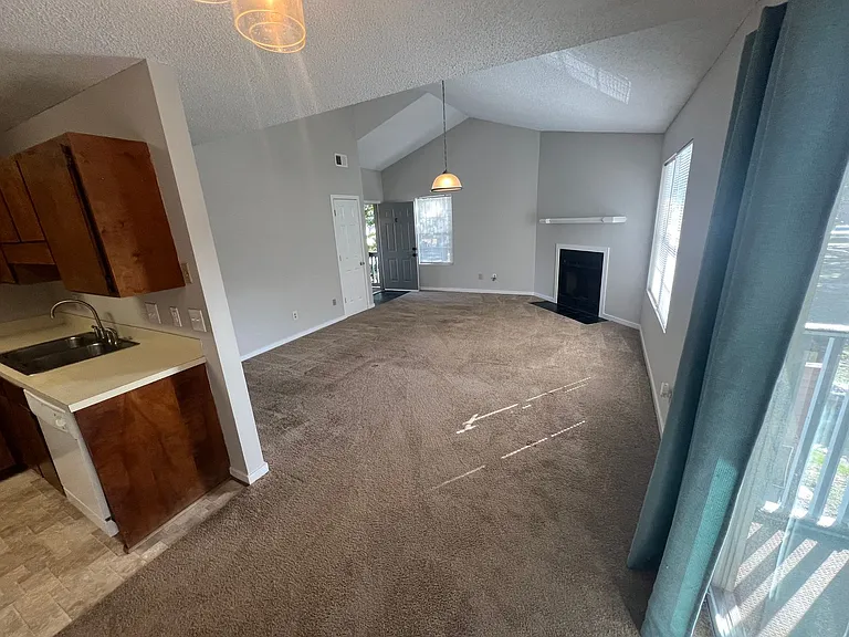 7945 Timbercreek Ln #E — Photo 7
