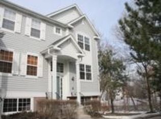 18546 W Sterling Ct, Grayslake, IL 60030