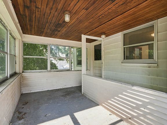 4th image of 2526 23rd Ave
