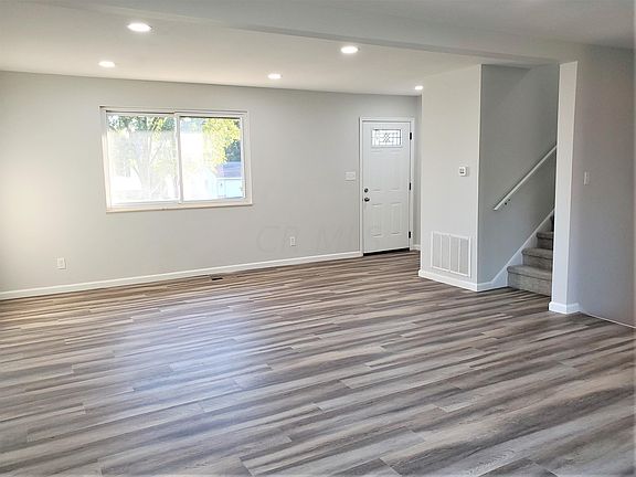 3rd image of 3114 Lake Park Dr