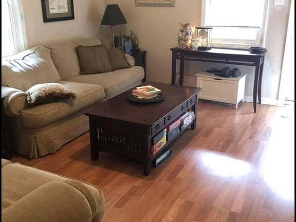 4th image of 1522 Aiken Ave