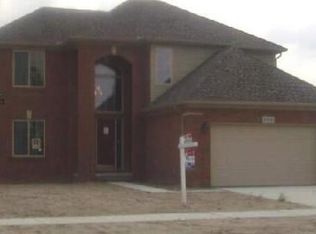 21338 Pine Cone Dr, Update, MI 48044