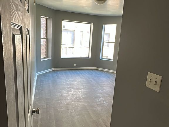 2nd image of 7556 S Essex Ave