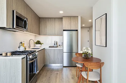 54 Crown St Photo 1