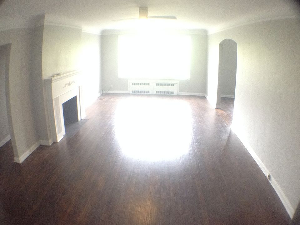 1st image of 2621 N Moreland Blvd APT 204