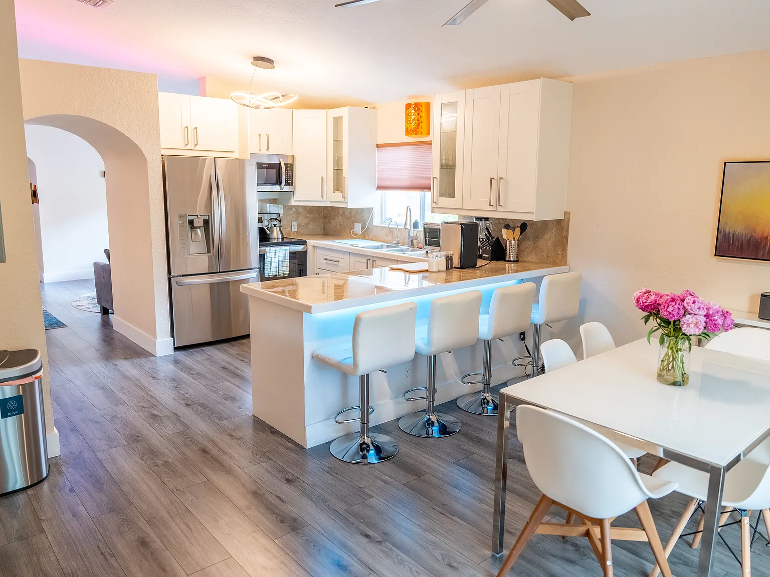 3 bed, 1638 sqft, $4,650 — Photo 3