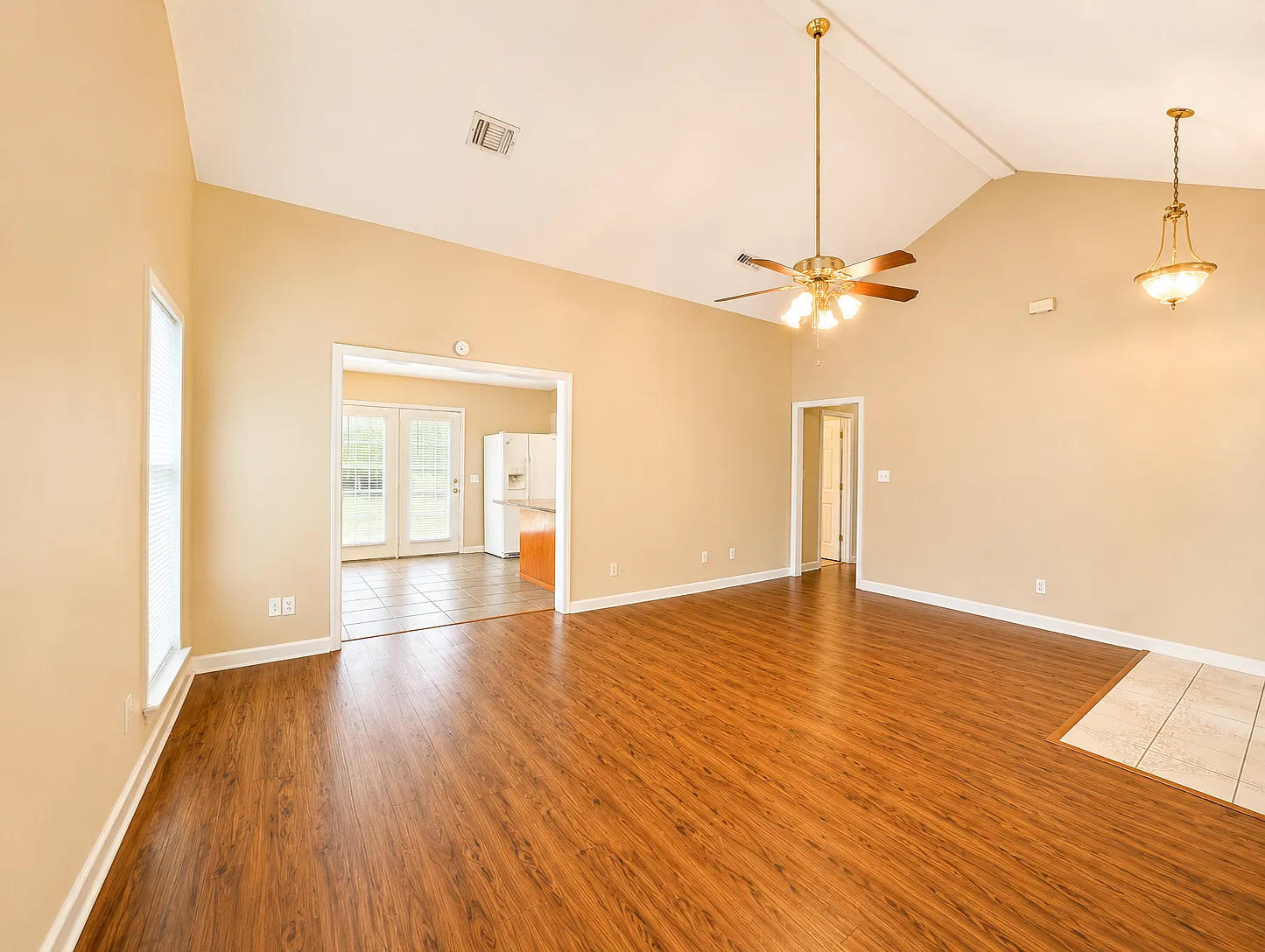 3 bed, 1982 sqft, $1,750 — Photo 3