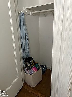 4th image of 235 Lexington Ave APT 9
