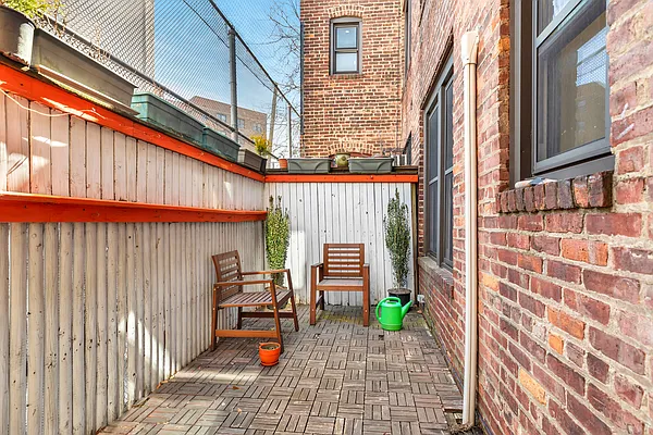 Sold by Compass | media 51