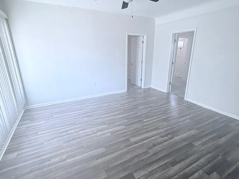 4438 Pearl Rd — Photo 11