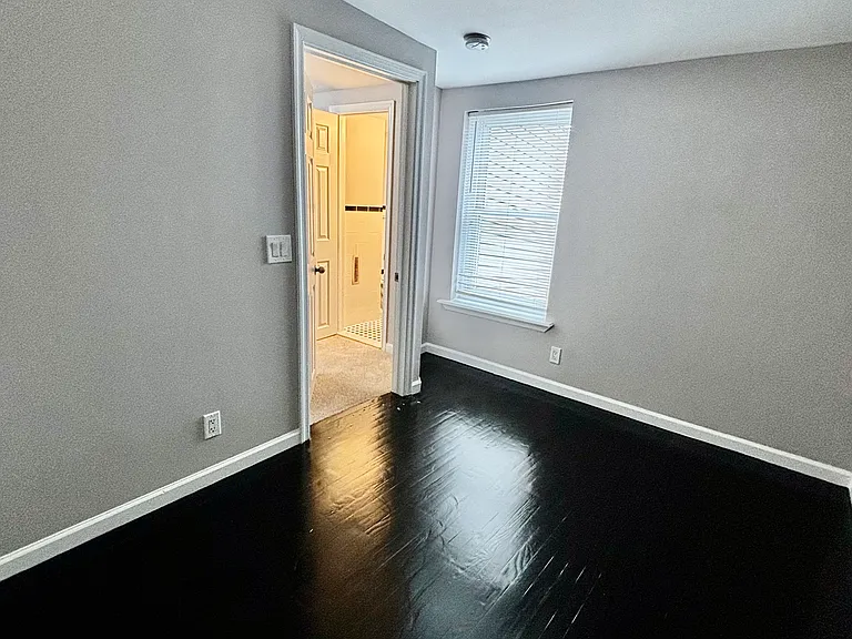 131 McClellan St — Photo 18