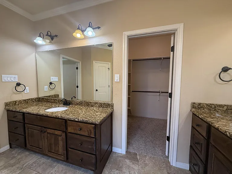 9804 Houston Dr — Photo 17