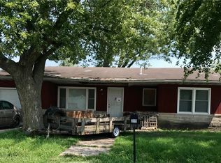 209 S Coles St, Altamont, IL 62411