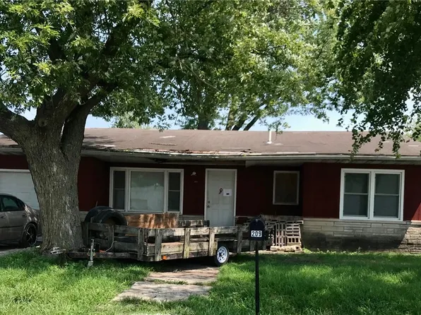 209 S Coles St, Altamont, IL 62411