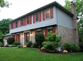 7815 Stoneleigh Ln, Cincinnati, OH 45255