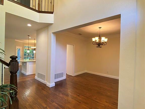 2nd image of 4208 Crescent Dr