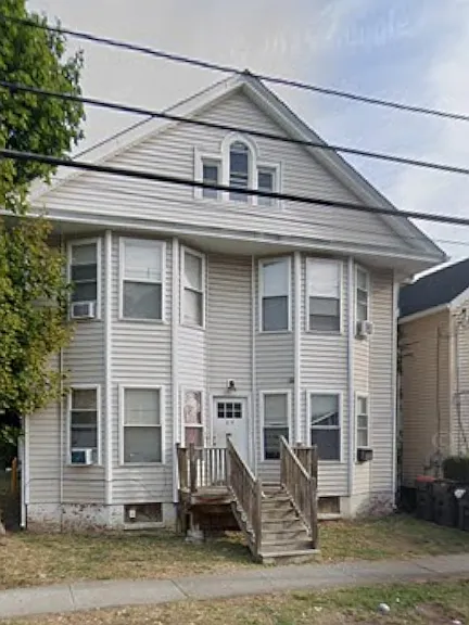 3 bed, $2,500 — Photo 1