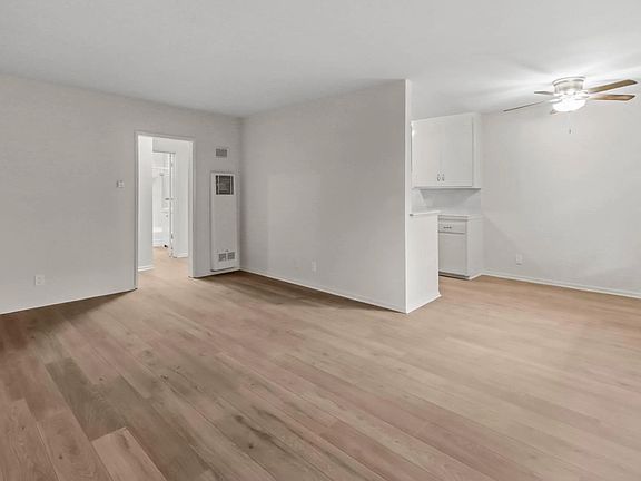 4th image of 3351 Mentone Ave APT 3