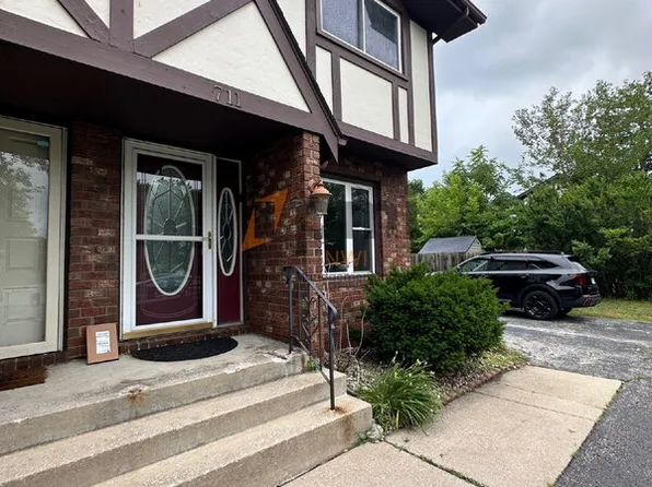 711 Wellington Dr, Dyer, IN 46311