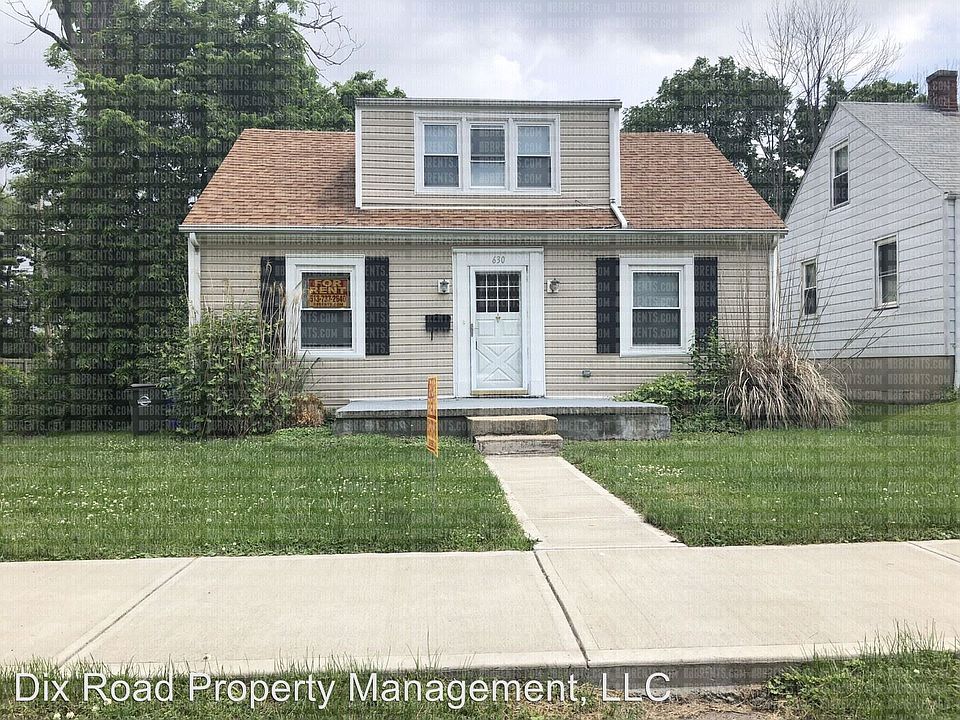 1st image of 630 Coralie St