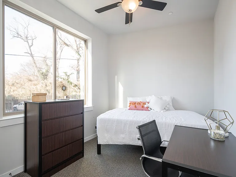 Wister Court Apartments — Photo 10