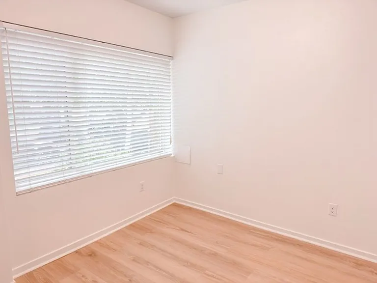 4146 25th Ave SW #A — Photo 10