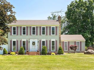 1024 Hayfield Rd, Rochester Hills, MI 48306