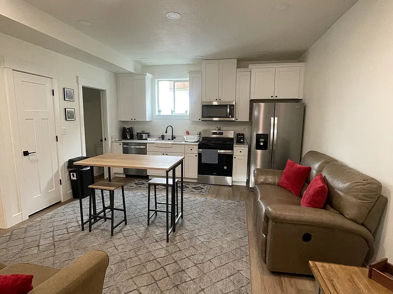 2233 Jefferson Ave #3 — Photo 3