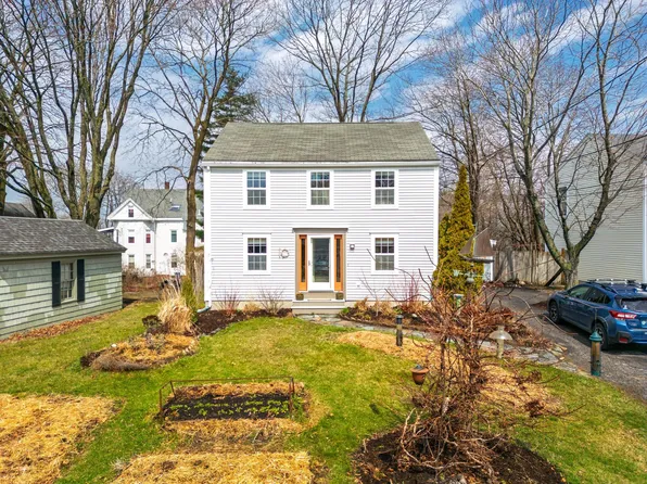 10 Mast Lane, South Portland, ME 04106