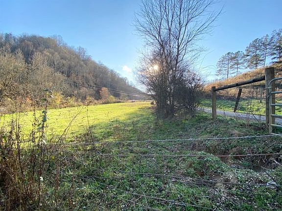 4th image of 420 Mize Branch Rd