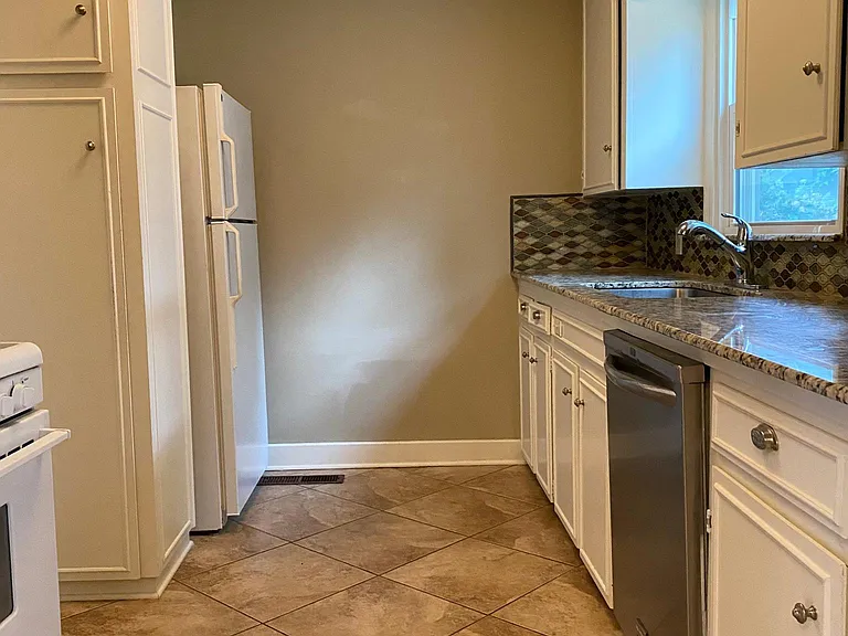 3717 S Cincinnati Ave — Photo 7