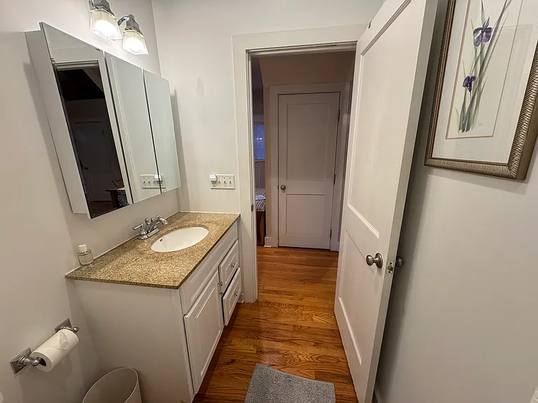 33 Copse Rd #B — Photo 10