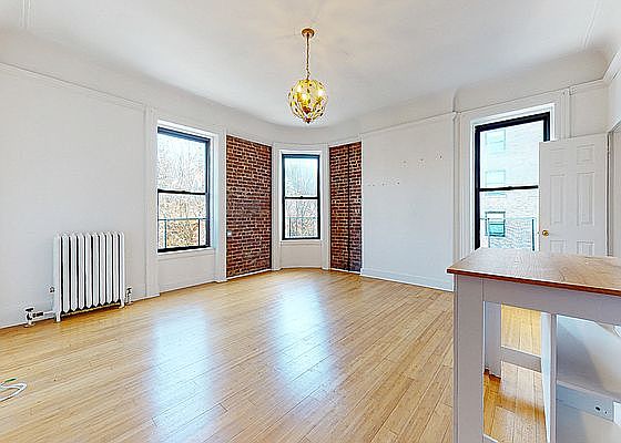 1st image of 471 Central Park W APT 5E