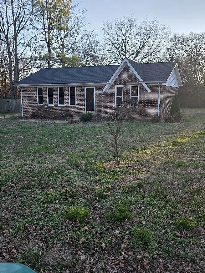 3 bed, 1050 sqft, $1,650 — Photo 1