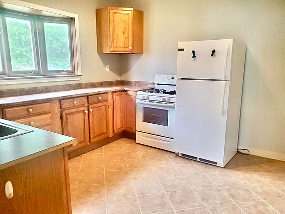 2nd image of 241 Grote St #1