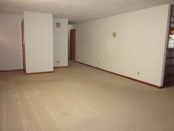 5th image of 3 Broadview